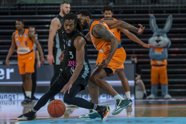 迪亚斯与巴 迪亚斯与巴