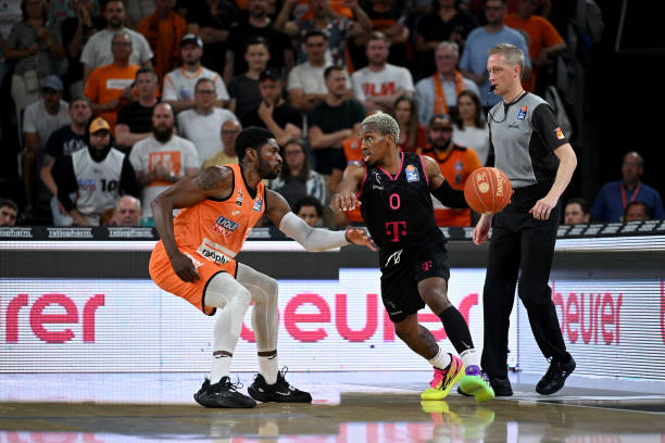 服国际赛场 服国际赛场