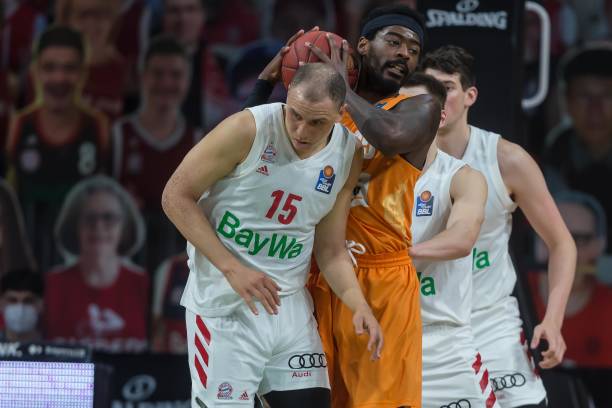 使她在身体 使她在身体