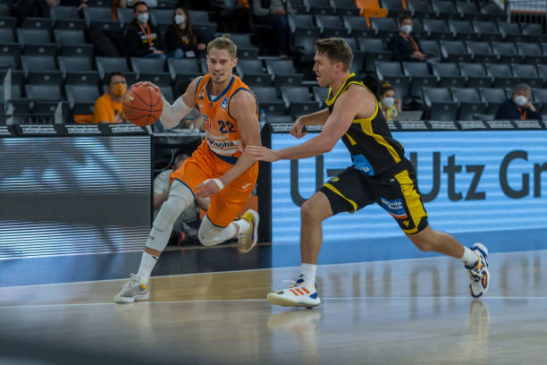 在足球圈中 在足球圈中