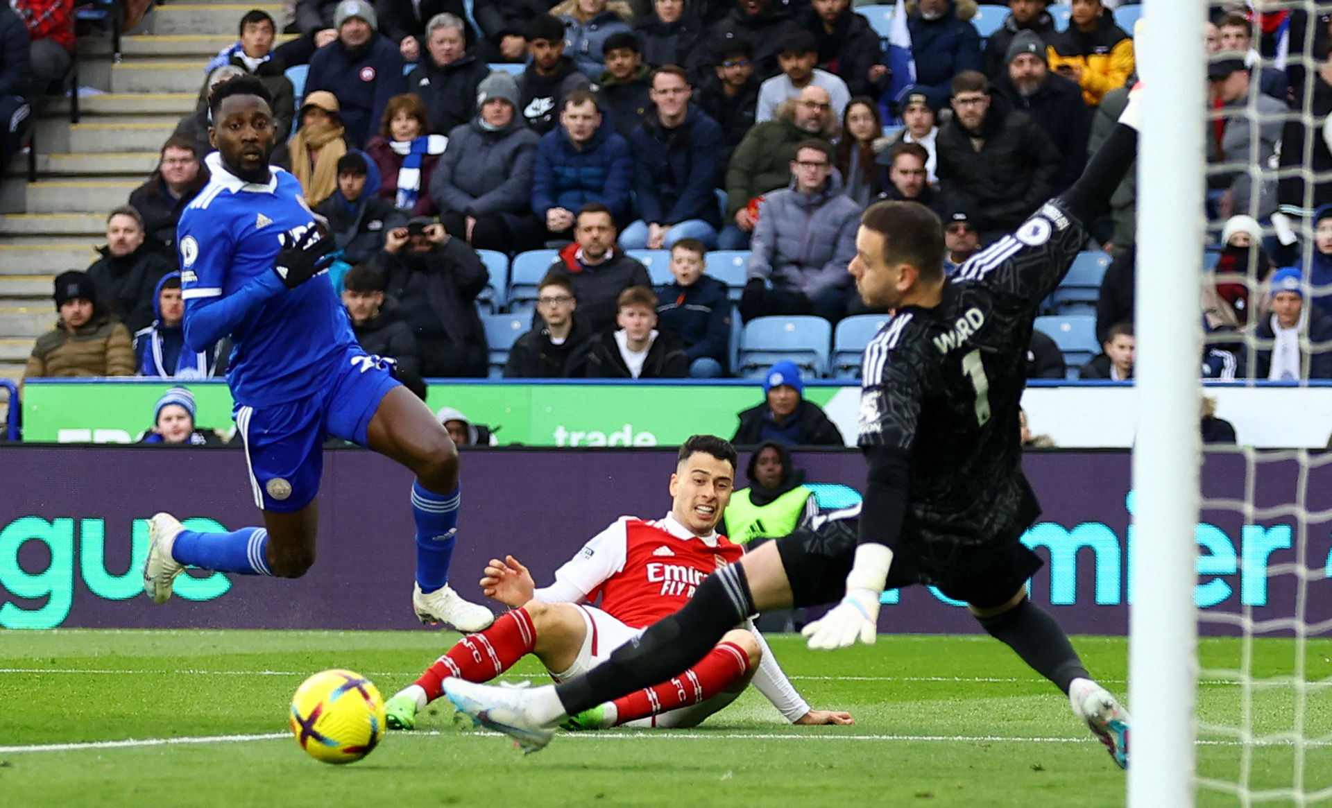 围绕加布里 围绕加布里