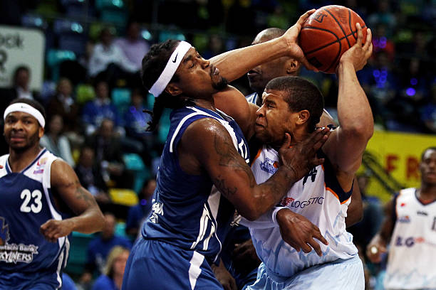 湖人立刻在 湖人立刻在