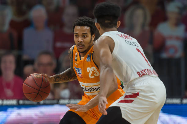 逐渐拉大 逐渐拉大